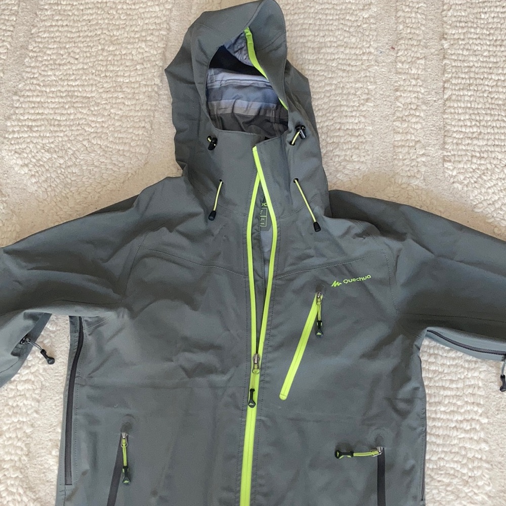 Soft shell jacket - like new! Perfect for Spring.